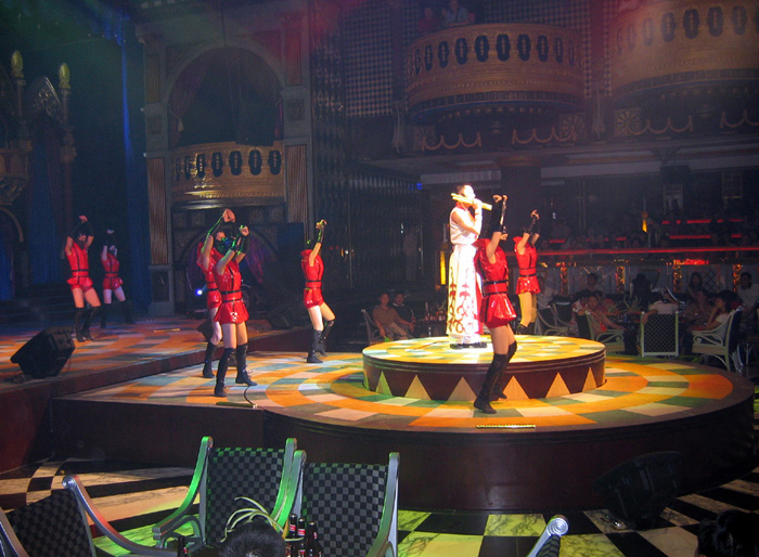 伸縮升降舞臺(tái)